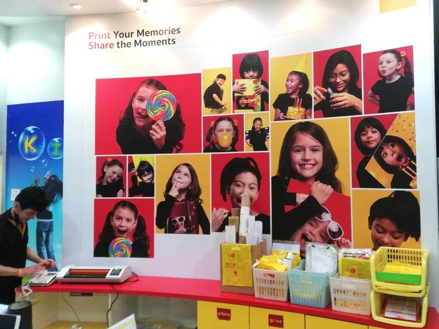 สติ๊กเกอร์ติดผนังห้อง และผนังปูน Wall Sticker พิมพ์ลายคมชัด ติดตั้งง่าย เหมาะสำหรับตกแต่งบ้าน ร้านค้า และออฟฟิศ